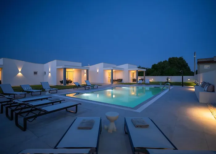 Venti Apartments With Swimming Pool And Private Parking