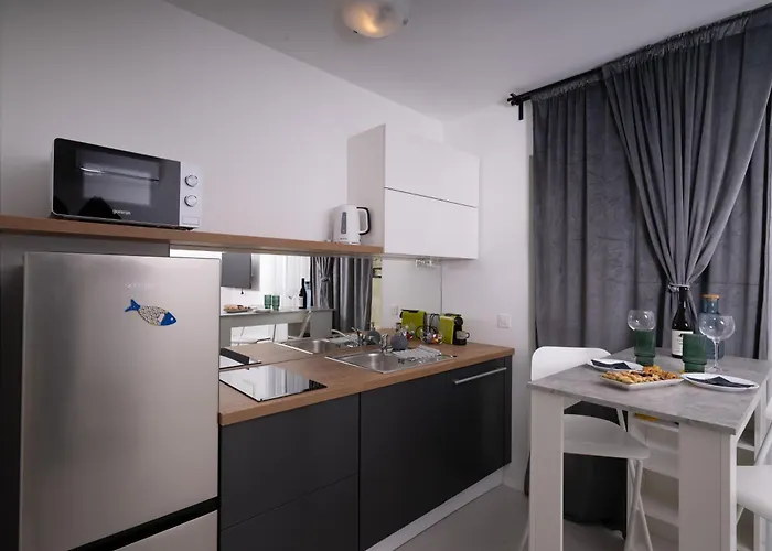 Venti Apartments With Swimming Pool And Private Parking