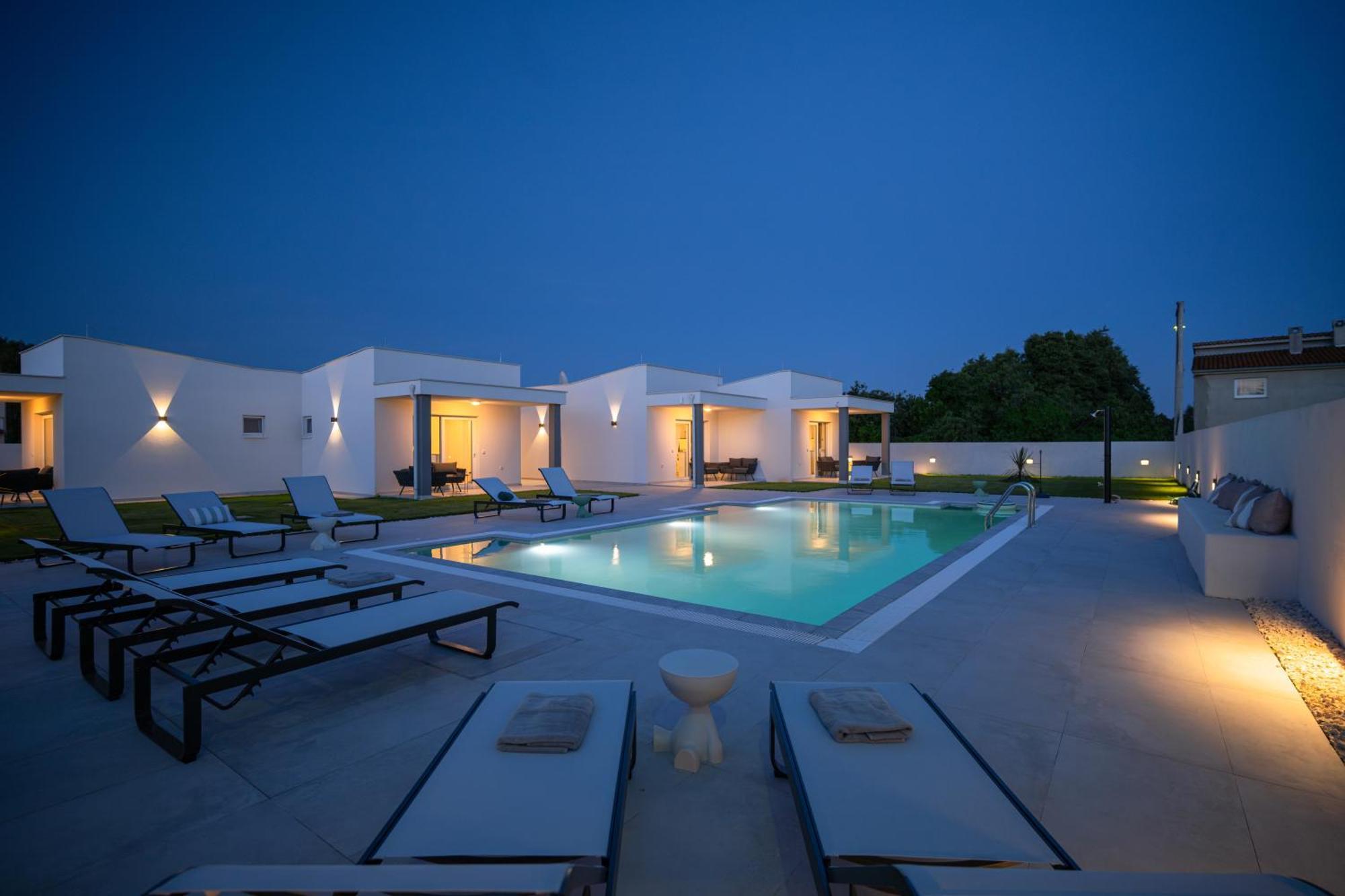 Venti With Swimming Pool And Private Parking *