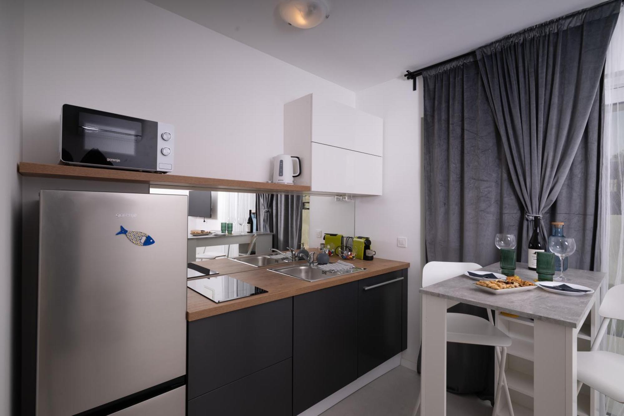 Apartment Venti With Swimming Pool And Private Parking