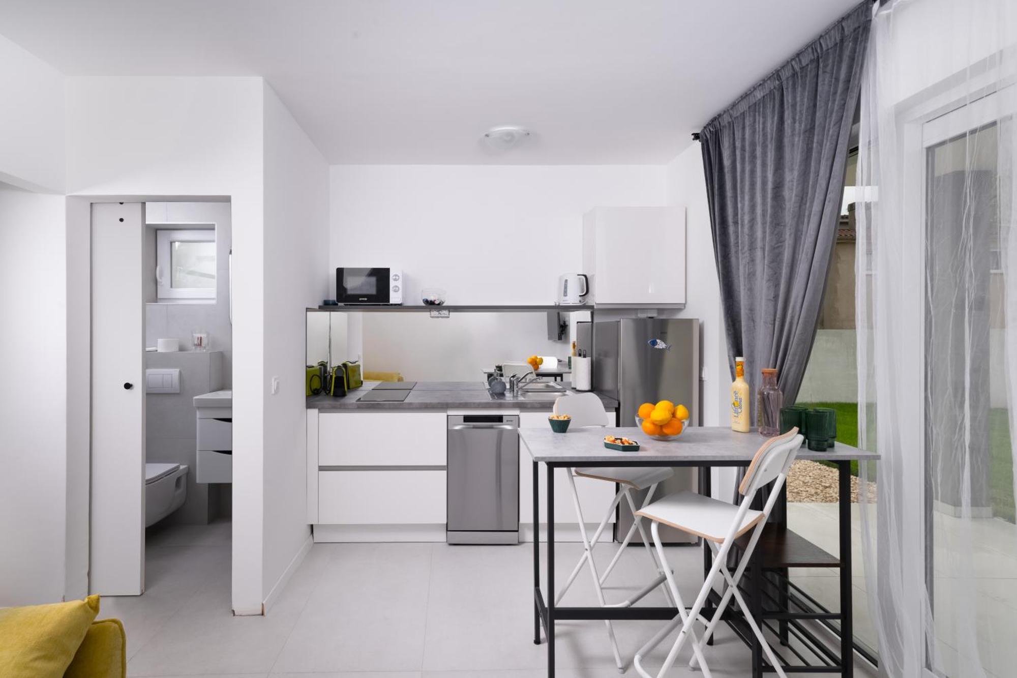 Apartment Venti With Swimming Pool And Private Parking *