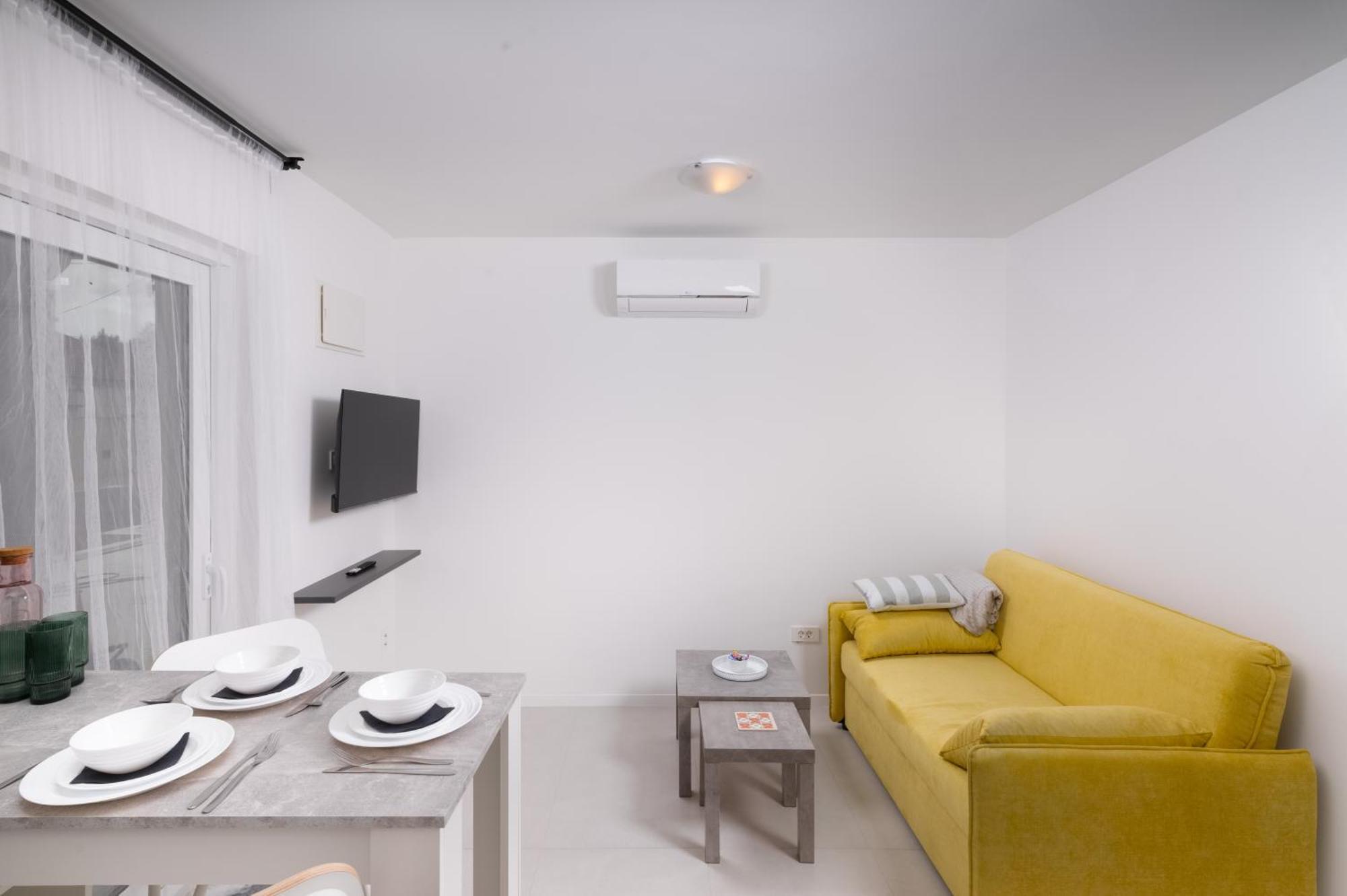 Apartment Venti With Swimming Pool And Private Parking Kožino