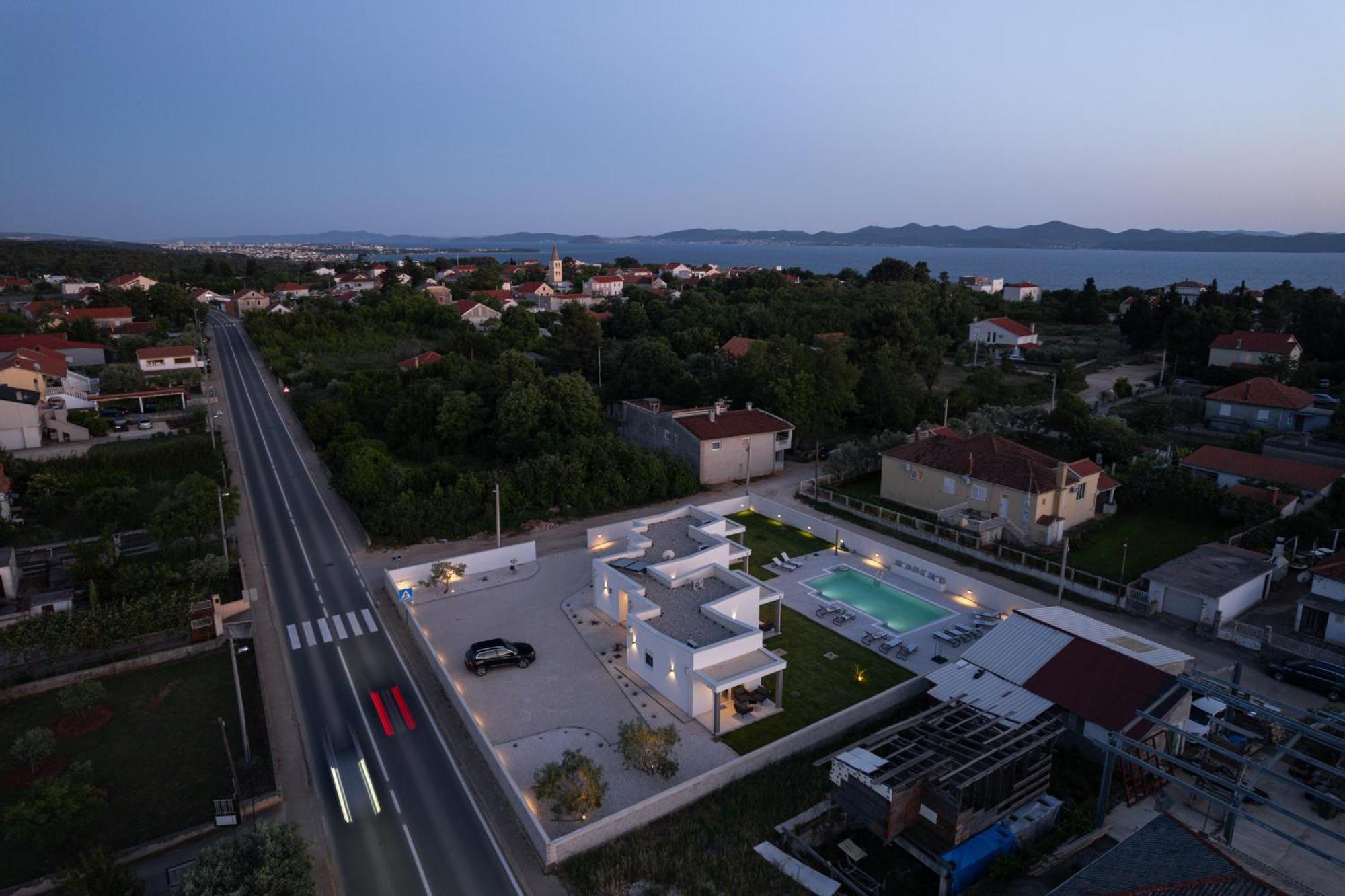 Apartment Venti With Swimming Pool And Private Parking