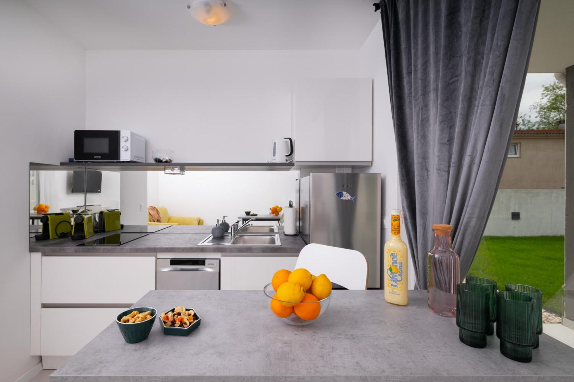 Apartment Venti With Swimming Pool And Private Parking Kožino