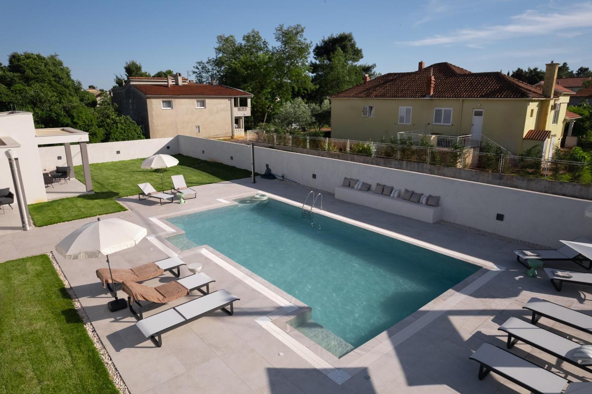 Venti With Swimming Pool And Private Parking Apartment
